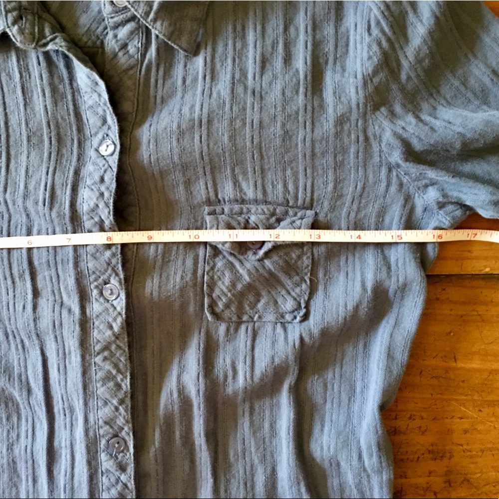 Button up - Picture 3 of 5